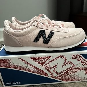 NWT Women’s 410 Blush Pink New Balance